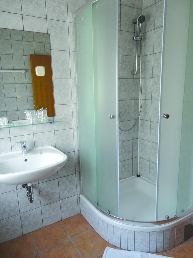 Prenociste "Magnus" Bed & Breakfast สลาวอนสกีบรอด ภายนอก รูปภาพ