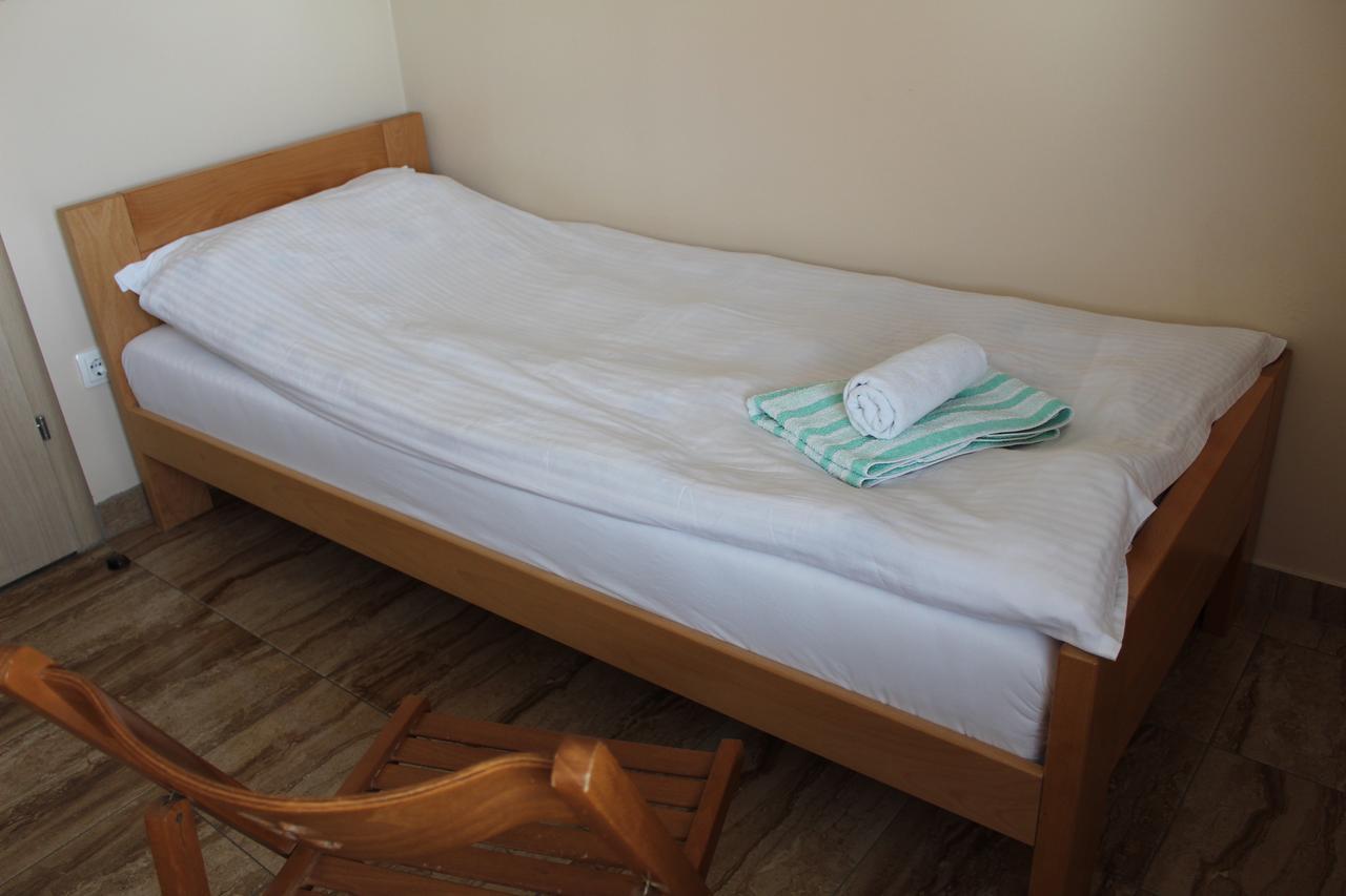 Prenociste "Magnus" Bed & Breakfast สลาวอนสกีบรอด ภายนอก รูปภาพ