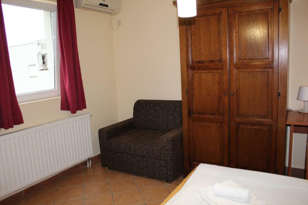 Prenociste "Magnus" Bed & Breakfast สลาวอนสกีบรอด ภายนอก รูปภาพ