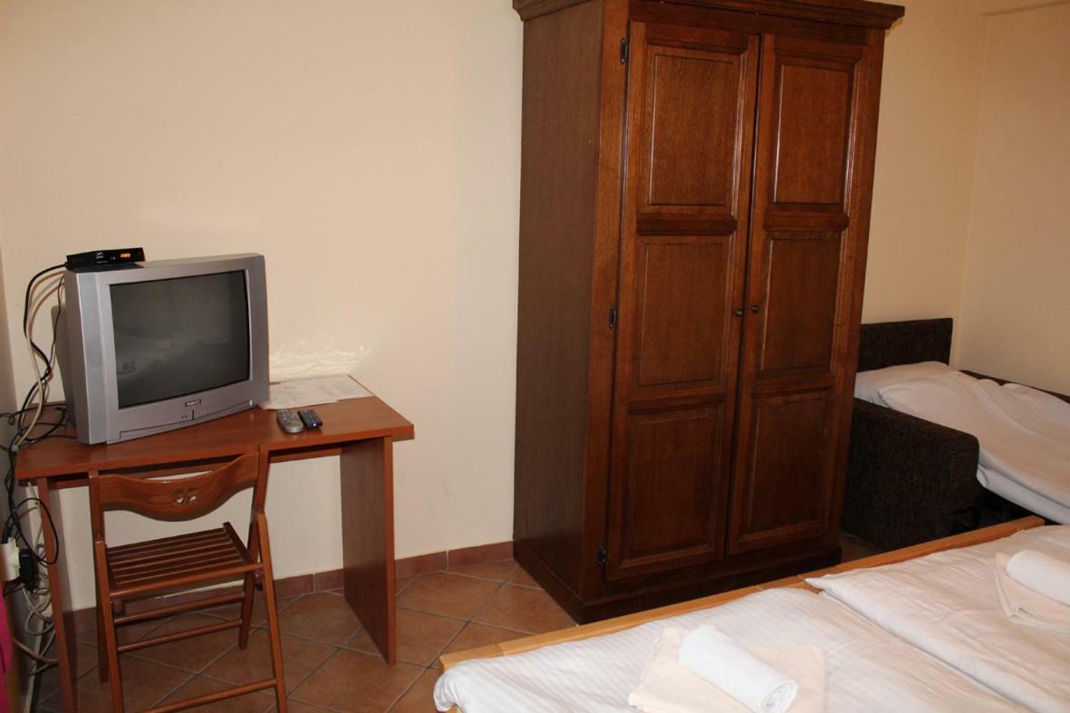 Prenociste "Magnus" Bed & Breakfast สลาวอนสกีบรอด ภายนอก รูปภาพ